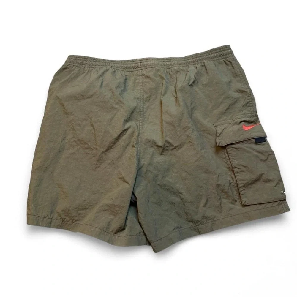 Vintage Nike white tag olive green windbreaker shorts size medium 5 in inseam